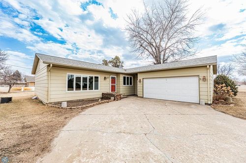 220 N 8th St, Oakes, ND, 58474-1302 | Card Image