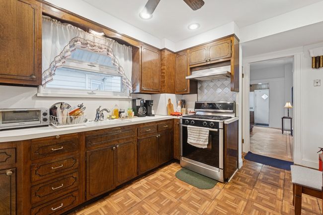 425 74 Th St, House other with 4 bedrooms, 2 bathrooms and null parking in North Bergen NJ | Image 8