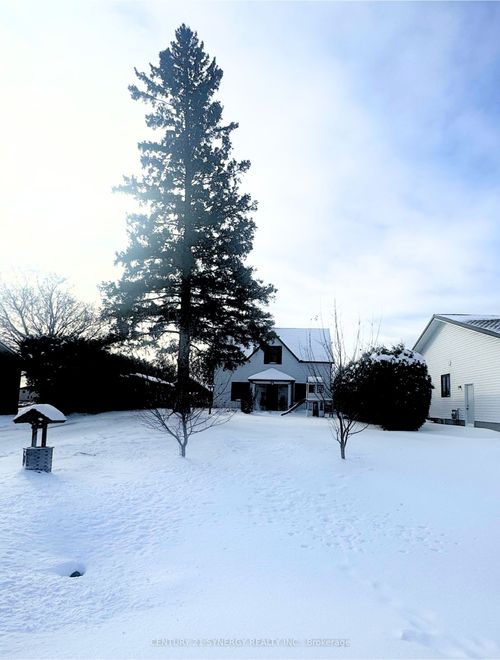 103 Rue Queen Charlotte, Richmond, ON, K0A2Z0 | Card Image