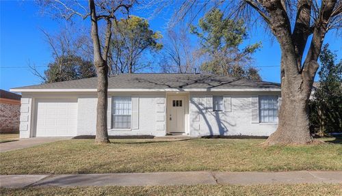 1106 Twin Falls Rd, Houston, TX, 77088-1921 | Card Image