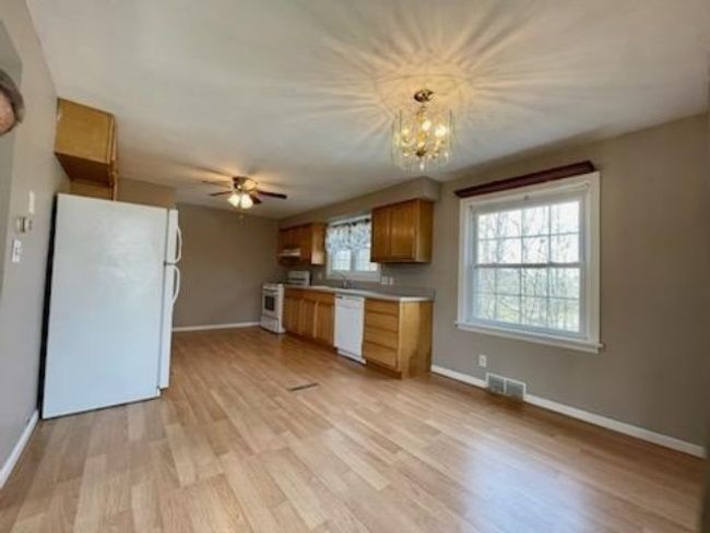 217 S Shady Ave, Condo with 3 bedrooms, 1 bathrooms and 1 parking in Houston PA | Image 10