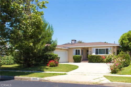 20235 Schoolcraft St, Winnetka, CA, 91306-3536 | Card Image