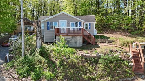 4 Aft Ct, Saratoga Springs, NY, 12866-7411 | Card Image