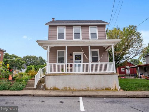 120 W 2nd St, Alburtis, PA, 18011-5035 | Card Image