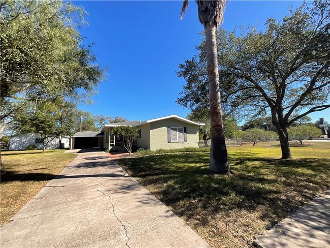 3662 Monterrey St, House other with 2 bedrooms, 1 bathrooms and null parking in Corpus Christi TX | Image 4