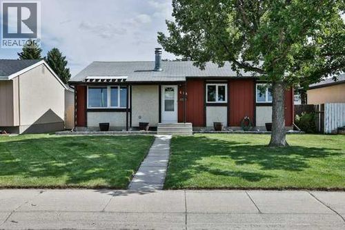414 12 Avenue N, Lethbridge, AB, T1H1P3 | Card Image
