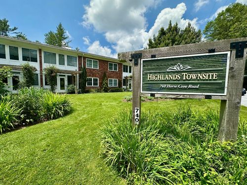 apt-9-740 Horse Cove Rd, Highlands, NC, 28741-8391 | Card Image