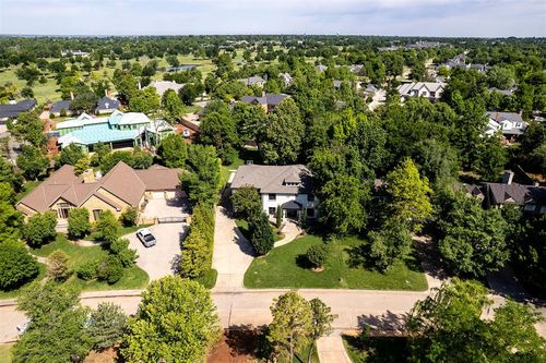1913 Huntington Avenue, Nichols Hills, OK, 73116 | Card Image
