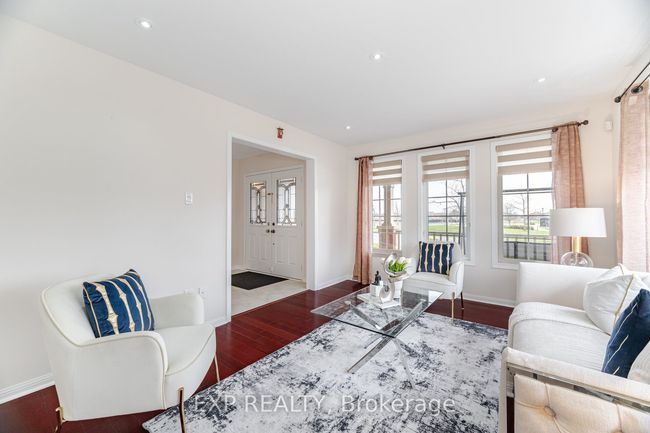 810 Cousens Terr, House other with 5 bedrooms, 3 bathrooms and 2 parking in Milton ON | Image 6