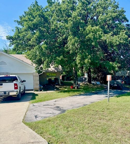 917 Wood Trail, Azle, TX, 76020 | Card Image