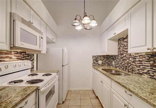 APT-112 - 1705 Crossing Pl, Condo with 2 bedrooms, 2 bathrooms and 2 parking in Austin TX | Image 10