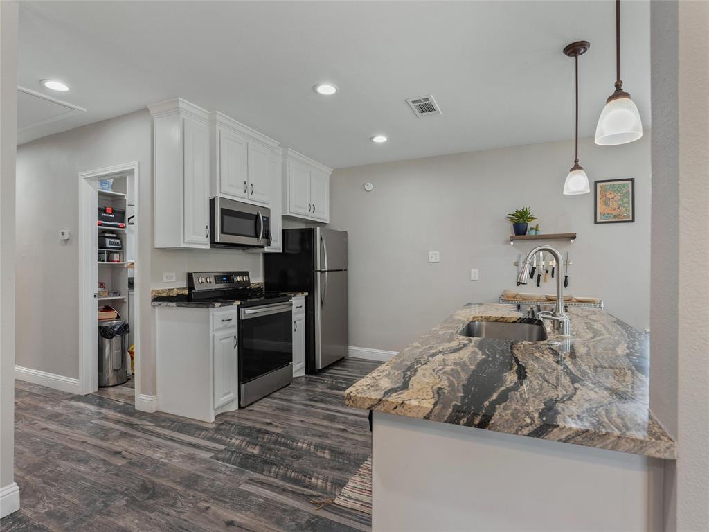 Magnolia Ave, Fort Worth, TX 76104