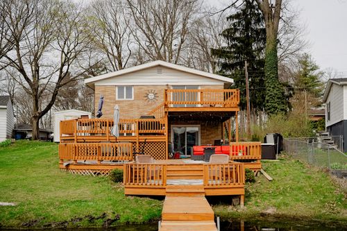 4733 Shore Dr, Coloma, MI, 49038-9533 | Card Image