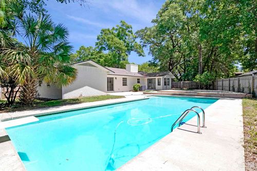 5745 Avenida Robledal, Pensacola, FL, 32504-8509 | Card Image