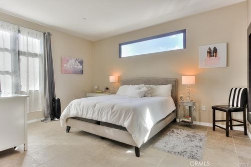 534-133 The Promenade N, Long Beach, CA, 90802-4731 | Card Image
