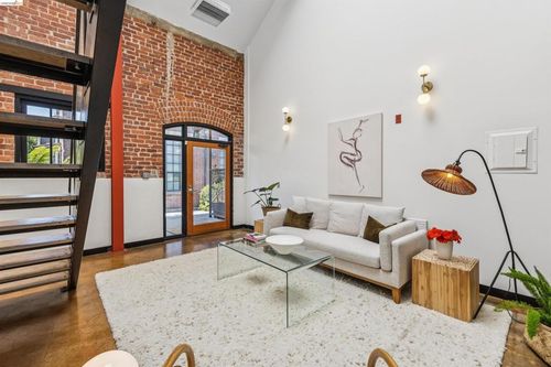 6-425 E 11th St, Oakland, CA, 94606-2848 | Card Image