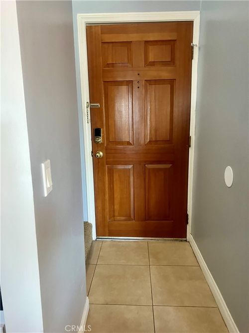 apt-19-3800 Stocker St, View Park, CA, 90008-5143 | Card Image