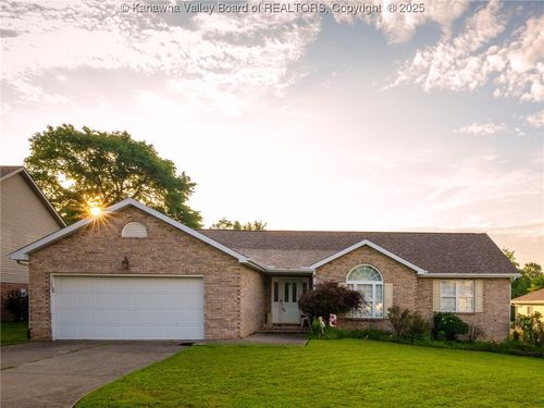 1657 Amanda Dr, Hurricane, WV, 25526-8733 | Card Image
