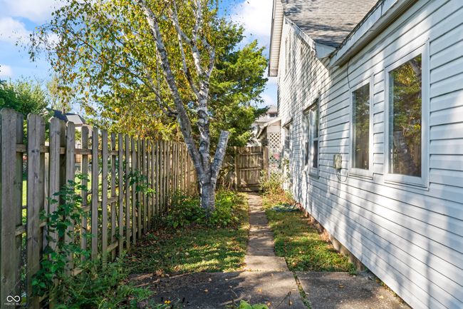 335 N Grant Ave, House other with 3 bedrooms, 3 bathrooms and null parking in Indianapolis IN | Image 46