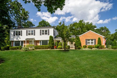 6 Londonderry Ln, Lincolnshire, IL, 60069-3900 | Card Image