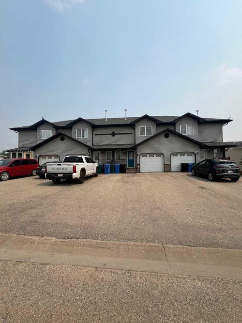 1014 B 6th Avenue, Beaverlodge, AB, T0H0C0 | Card Image