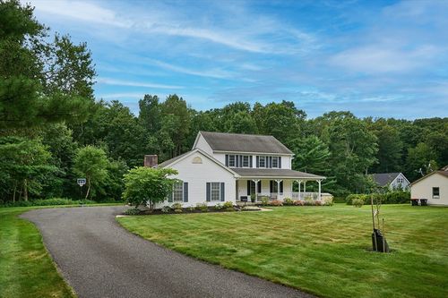 20 Carriage Ln, South Hadley, MA, 01075-2198 | Card Image