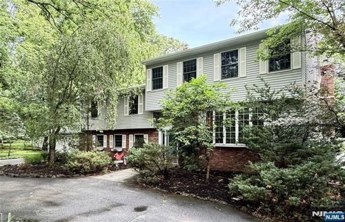28 Sunrise Dr, Montvale, NJ, 07645-1030 | Card Image