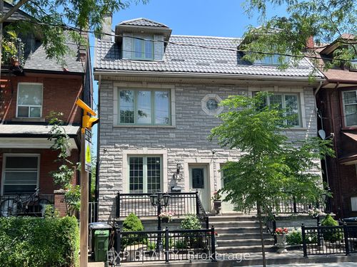 33 Lansdowne Ave, Toronto, ON, M6K2V7 | Card Image