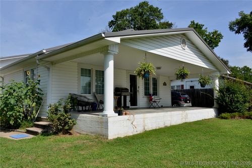 611 Seneca Ave, Weleetka, OK, 74880 | Card Image