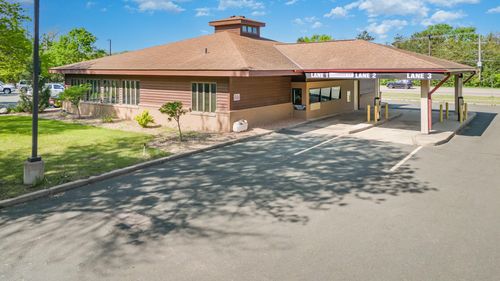 177 Saint Croix Trl S, Lakeland Shores, MN, 55043-9302 | Card Image