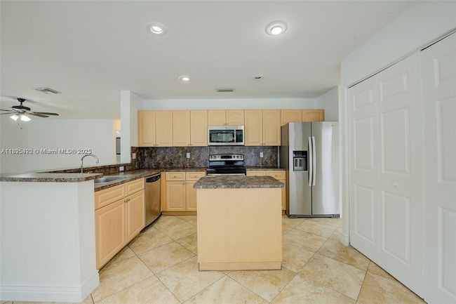 1127 Sw 104 Th Way, House other with 4 bedrooms, 3 bathrooms and null parking in Pembroke Pines FL | Image 14
