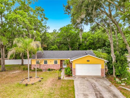 13530 Berkshire Ct, GRAND ISLAND, FL, 32735-9802 | Card Image