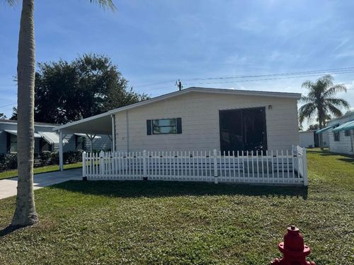 83 Flores Del Norte, Fort Pierce, FL, 34951-2879 | Card Image