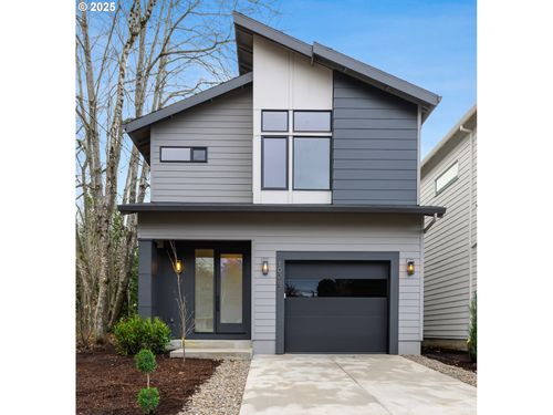 10287 Se 36th Ave, Milwaukie, OR, 97222-6571 | Card Image