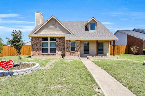 401 S Cannady Dr, Cedar Hill, TX, 75104-7713 | Card Image