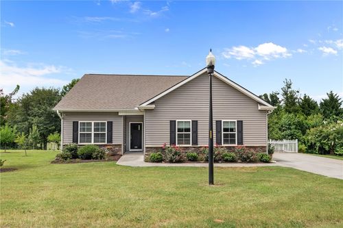 201 Ashwood Ln, Anderson, SC, 29625-2045 | Card Image