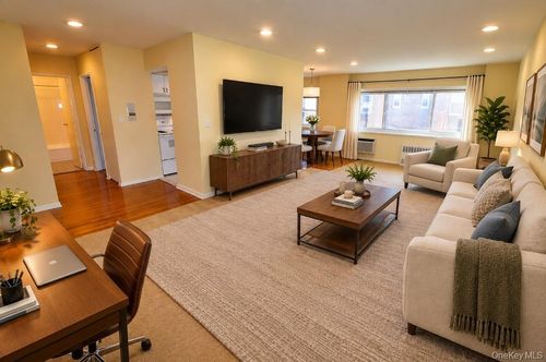 6k-45 E Hartsdale Ave, Hartsdale, NY, 10530-2761 | Card Image