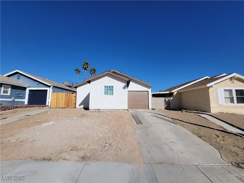 7324 Empress Dr, Las Vegas, NV, 89147-4607 | Card Image