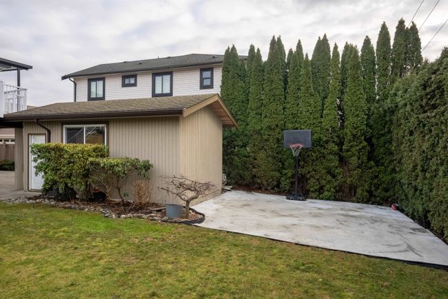 3740 Balsam Crescent, House other with 5 bedrooms, 3 bathrooms and 8 parking in Abbotsford BC | Image 34