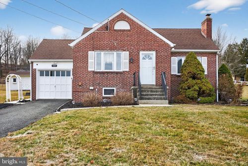 1361 N State St, POTTSTOWN, PA, 19464-1726 | Card Image