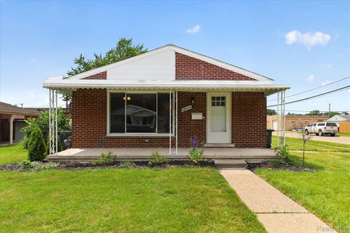 18514 Ray St, Riverview, MI, 48193-7429 | Card Image