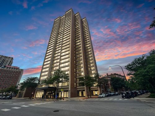 1907-1850 N Clark St, Chicago, IL, 60614-5339 | Card Image