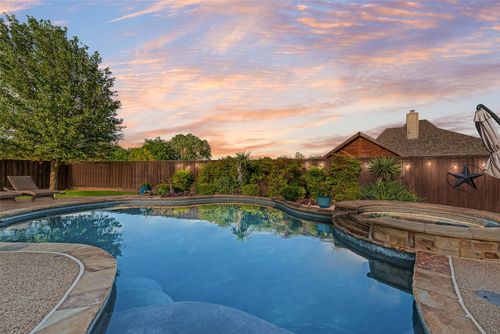 682 Cannon Dr, Fate, TX, 75087-6929 | Card Image