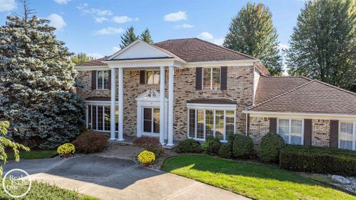 21 Stillmeadow Ln, Grosse Pointe Shores, MI, 48236-1117 | Card Image