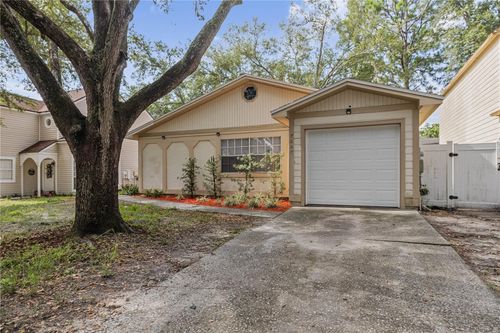7607 Glades Ct, TEMPLE TERRACE, FL, 33637-7332 | Card Image