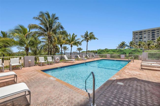 APT-705 - 9341 Collins Ave, Condo with 2 bedrooms, 2 bathrooms and null parking in Surfside FL | Image 22