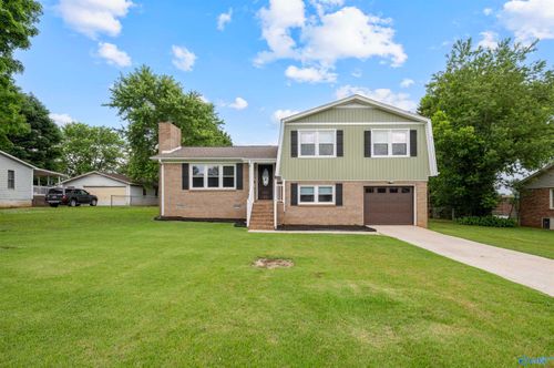 103 Mcfarlen Dr, Hazel Green, AL, 35750-9373 | Card Image