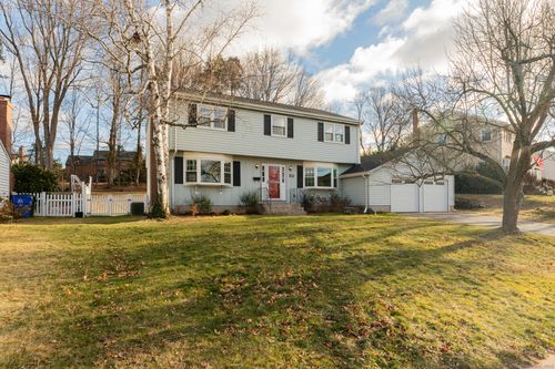 32 Westminster Drive, West Hartford, CT, 06107 | Card Image