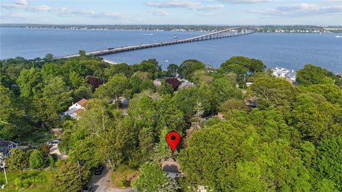 105 North Rd, Saunderstown, RI, 02874-3105 | Card Image