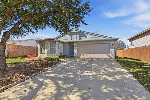 7733 Liz Ln, Watauga, TX, 76148-2438 | Card Image